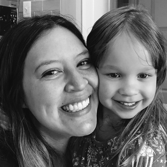 Meet your Posher, Stephanie - Picture 2 of 2